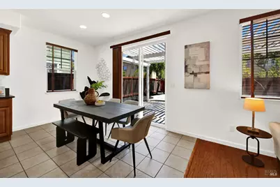 380 Mountain Meadows Drive, Fairfield, CA 94534 - Photo 32