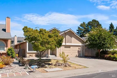 7486 Mercedes Way, Rohnert Park, CA 94928 - Photo 2