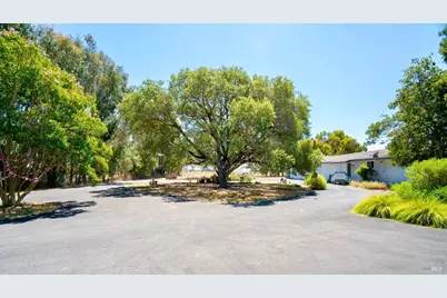 530 Oasis Drive, Santa Rosa, CA 95407 - Photo 2