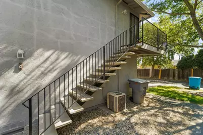 122 Del Rio Court #4, Vacaville, CA 95687 - Photo 2