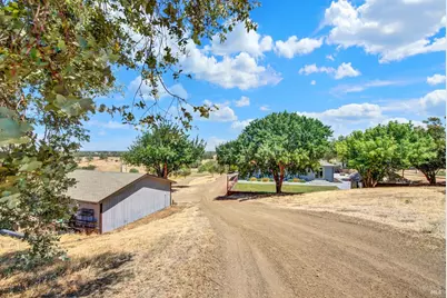 7425 English Hills Road, Vacaville, CA 95688 - Photo 58
