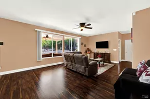 204 Millbrook Dr, Pittsburg, CA 94565 - Photo 12