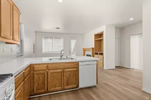 934 Billie Jean St, Santa Rosa, CA 95407 - Photo 14