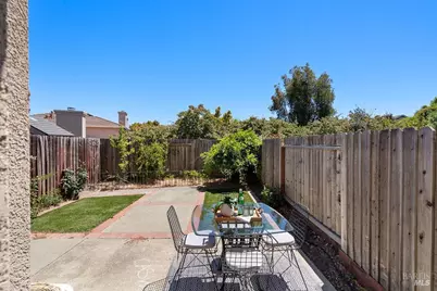 386 Columbia Circle, Benicia, CA 94510 - Photo 30