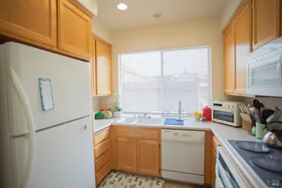 827 Glen Miller Drive, Windsor, CA 95492 - Photo 2