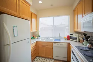 827 Glen Miller Dr, Windsor, CA 95492 - Photo 2