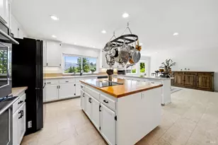 10 Santa Yorma Ct, Novato, CA 94945 - Photo 28