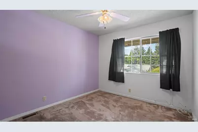 393 Limerick Way, Vacaville, CA 95688 - Photo 32