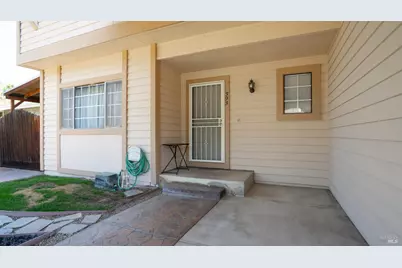 393 Limerick Way, Vacaville, CA 95688 - Photo 4