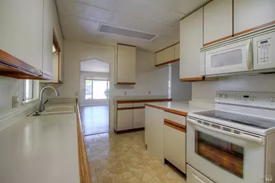 130 Westgate Circle, Santa Rosa, CA 95401 - Photo 14