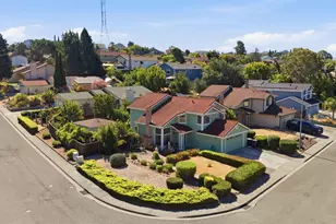 249 Valley Oak Ln, Vallejo, CA 94591 - Photo 2