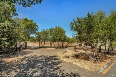 385 Lakeview Drive, Napa, CA 94559 - Photo 44