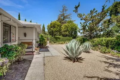 385 Lakeview Drive, Napa, CA 94559 - Photo 4