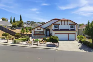 590 Wellfleet Dr, Vallejo, CA 94591 - Photo 2