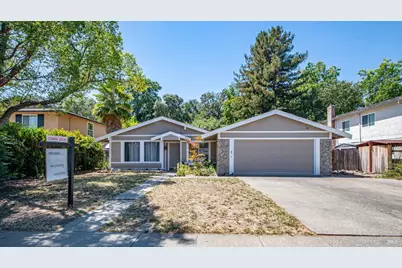 226 N Alamo Drive, Vacaville, CA 95688 - Photo 2