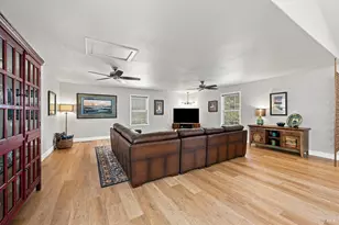 19468 Park Ridge Dr, Hidden Valley Lake, CA 95467 - Photo 8