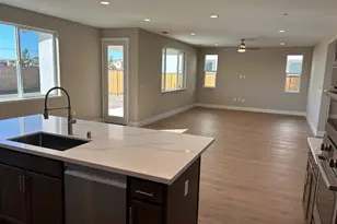 813 Fallen Leaf Ln, Oakley, CA 94561 - Photo 4