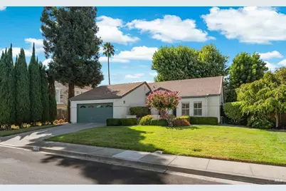 712 Ashford Court, Vacaville, CA 95687 - Photo 2