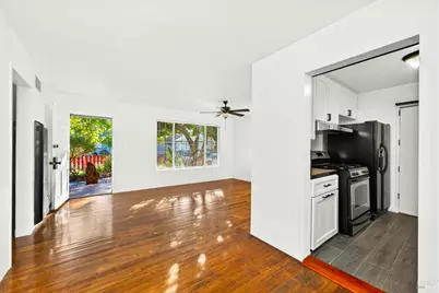 72 Bellevue Avenue, Napa, CA 94558 - Photo 4