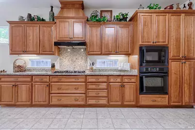 7536 Walnut Orchard Way, Santa Rosa, CA 95409 - Photo 20