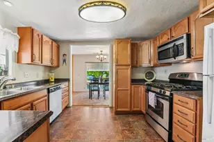 90 Hacienda Dr, Napa, CA 94558 - Photo 2