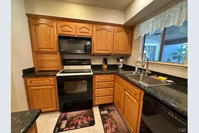 107 Greg Court, Vacaville, CA 95687 - Photo 6