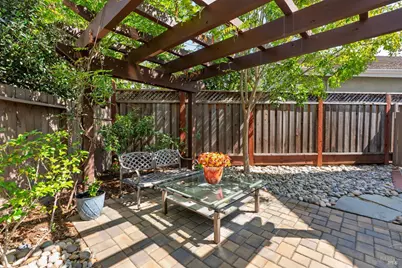 1361 Birdie Drive, Windsor, CA 95492 - Photo 18