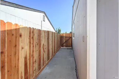 233 Maple Street, Suisun City, CA 94585 - Photo 32