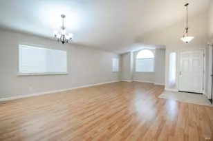 150 Bloom Dr, Dixon, CA 95620 - Photo 4