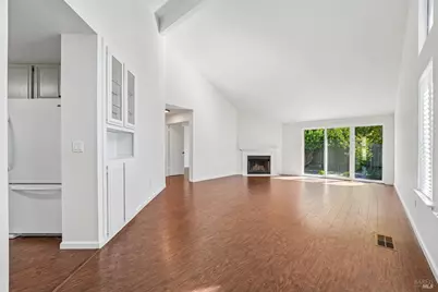 5059 Lakeview Circle, Fairfield, CA 94534 - Photo 6
