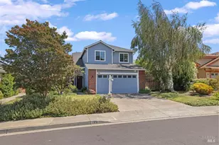 168 Breezewalk Dr, Vallejo, CA 94591 - Photo 2