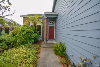 168 Breezewalk Drive, Vallejo, CA 94591 - Photo 2