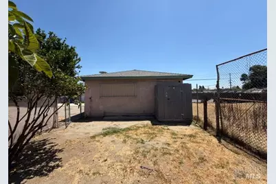 638 E Maitland Street, Ontario, CA 91761 - Photo 10