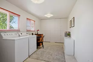 2 Oakhurst Pl, Santa Rosa, CA 95409 - Photo 26