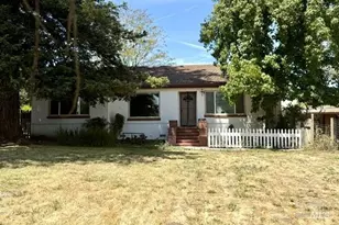 20 Eucalyptus Ave, Petaluma, CA 94952 - Photo 1