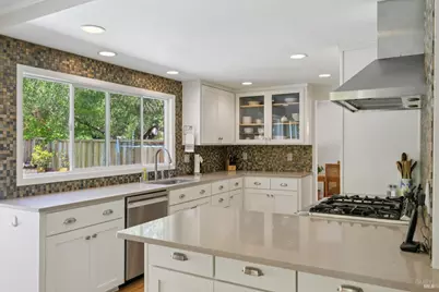 710 Arlington Circle, Novato, CA 94947 - Photo 16