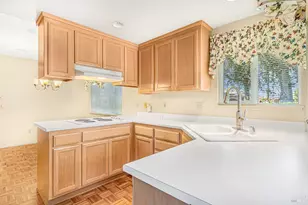 1 Meadowgreen Ct, Santa Rosa, CA 95409 - Photo 12