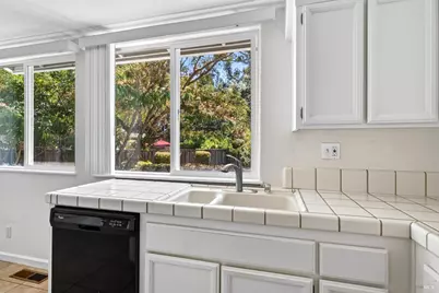 306 Whitethorn Court, Windsor, CA 95492 - Photo 10