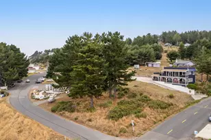 129 Lower Pacific Dr, Shelter Cove, CA 95589 - Photo 4