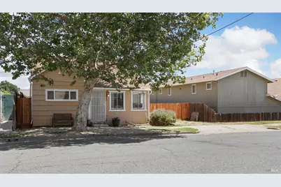 428 Montezuma Street, Rio Vista, CA 94571 - Photo 2