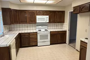1520 Woodcreek Dr, Fairfield, CA 94534 - Photo 2