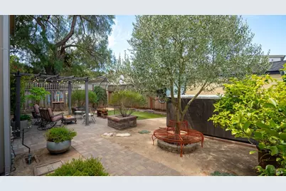 614 E Street, Petaluma, CA 94952 - Photo 32