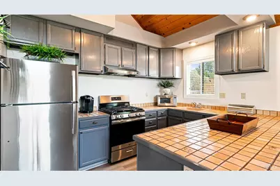 614 E Street, Petaluma, CA 94952 - Photo 42