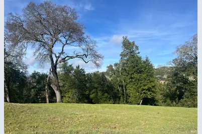 6057 Hyland Way, Penngrove, CA 94951 - Photo 4
