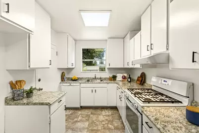 210 Homewood Avenue, Napa, CA 94558 - Photo 12