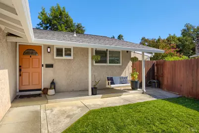 613 Isabella Court, Vacaville, CA 95687 - Photo 4