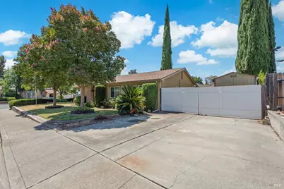 554 Asbury Lane, Fairfield, CA 94533 - Photo 2