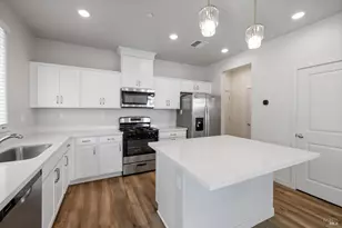 128 Clownfish St, Suisun City, CA 94585 - Photo 4