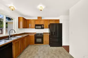 519 Crested Dr, Suisun City, CA 94585 - Photo 40