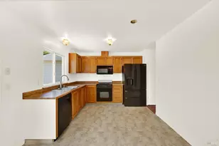 519 Crested Dr, Suisun City, CA 94585 - Photo 38
